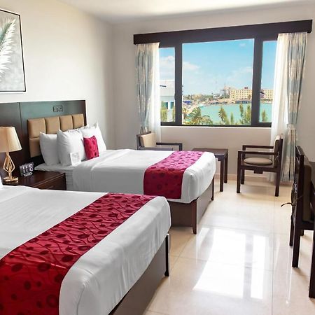 Golden Bay Belize Hotel ベリーズシティ エクステリア 写真