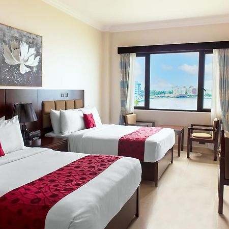 Golden Bay Belize Hotel ベリーズシティ エクステリア 写真