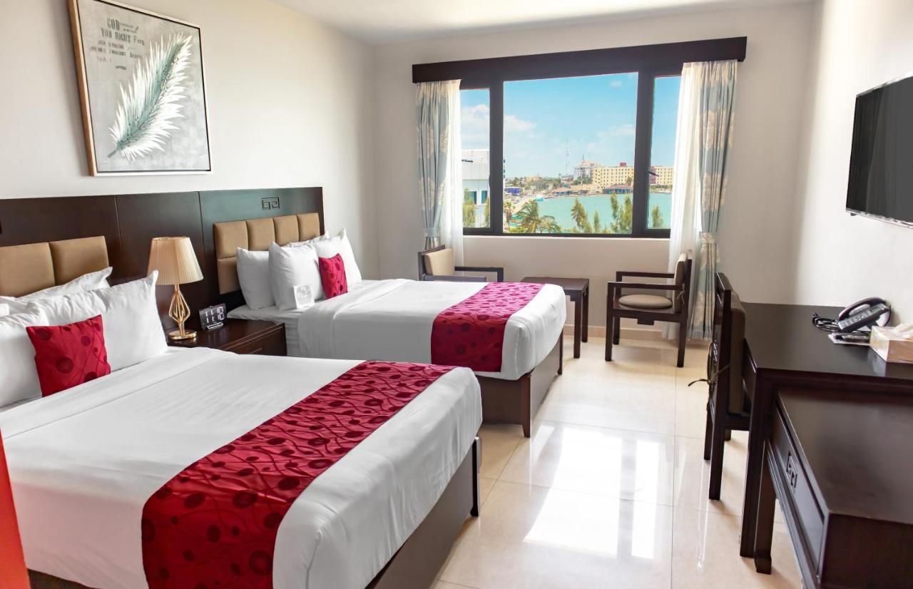 Golden Bay Belize Hotel ベリーズシティ エクステリア 写真