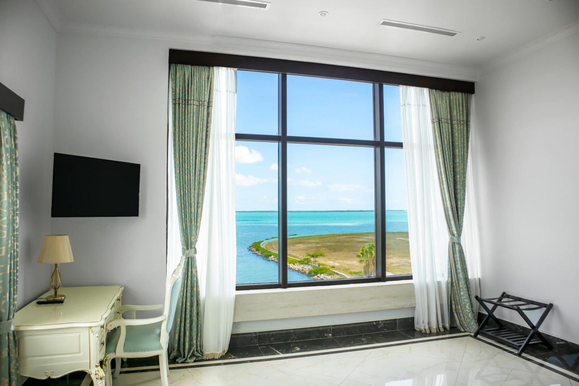 Golden Bay Belize Hotel ベリーズシティ エクステリア 写真
