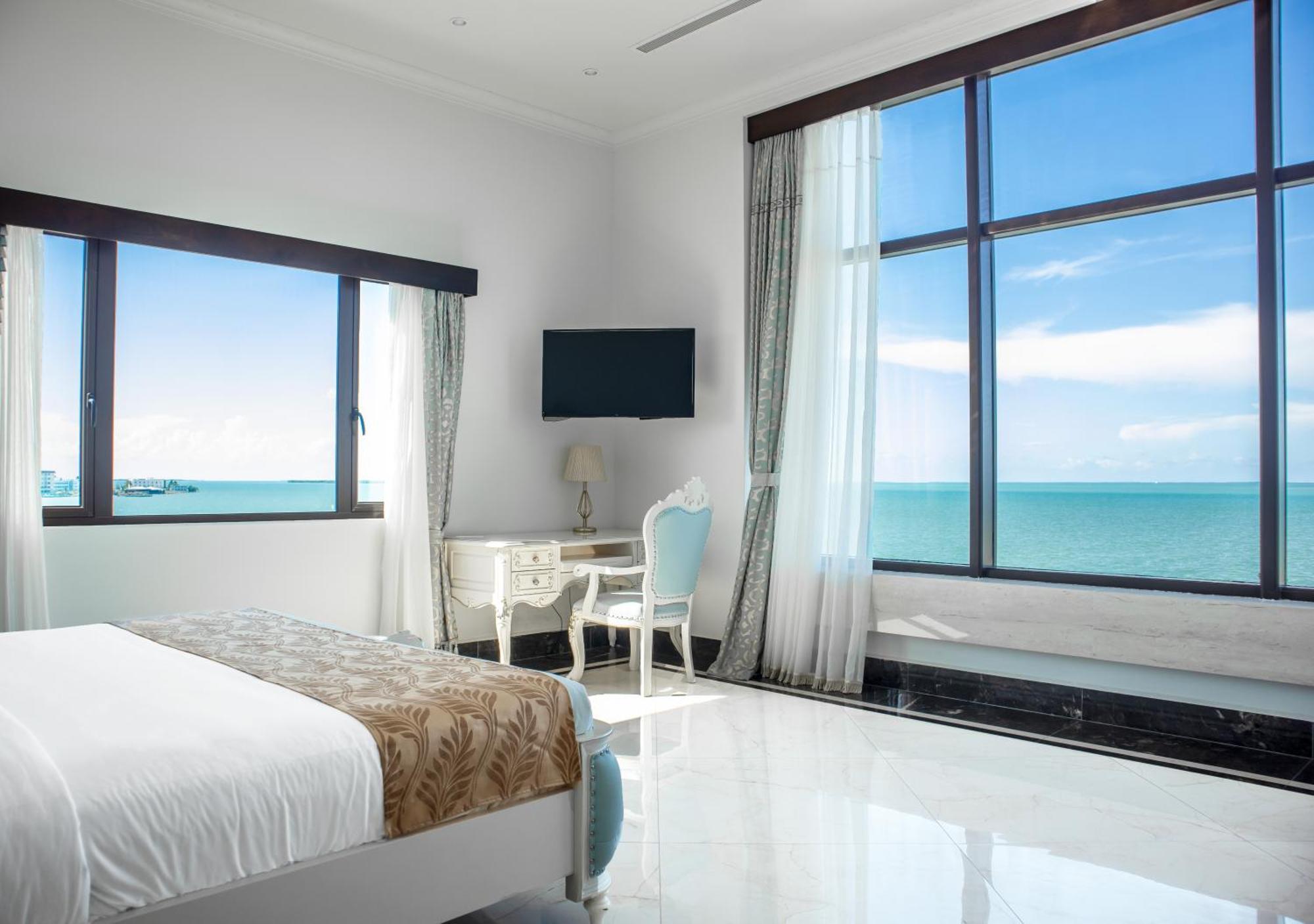 Golden Bay Belize Hotel ベリーズシティ エクステリア 写真
