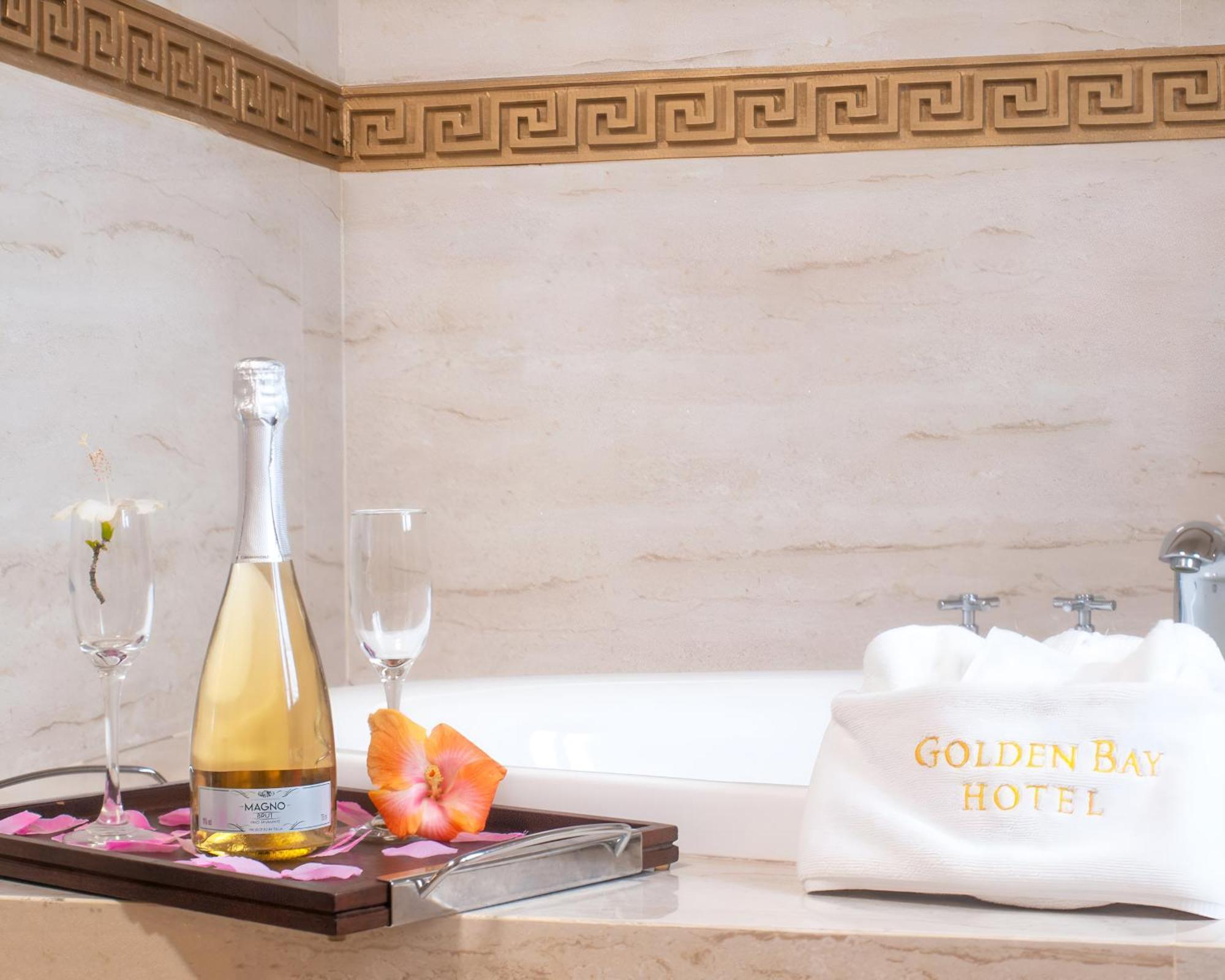 Golden Bay Belize Hotel ベリーズシティ エクステリア 写真
