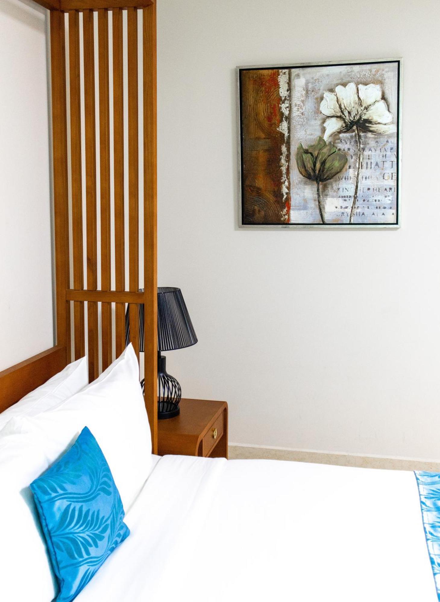 Golden Bay Belize Hotel ベリーズシティ エクステリア 写真