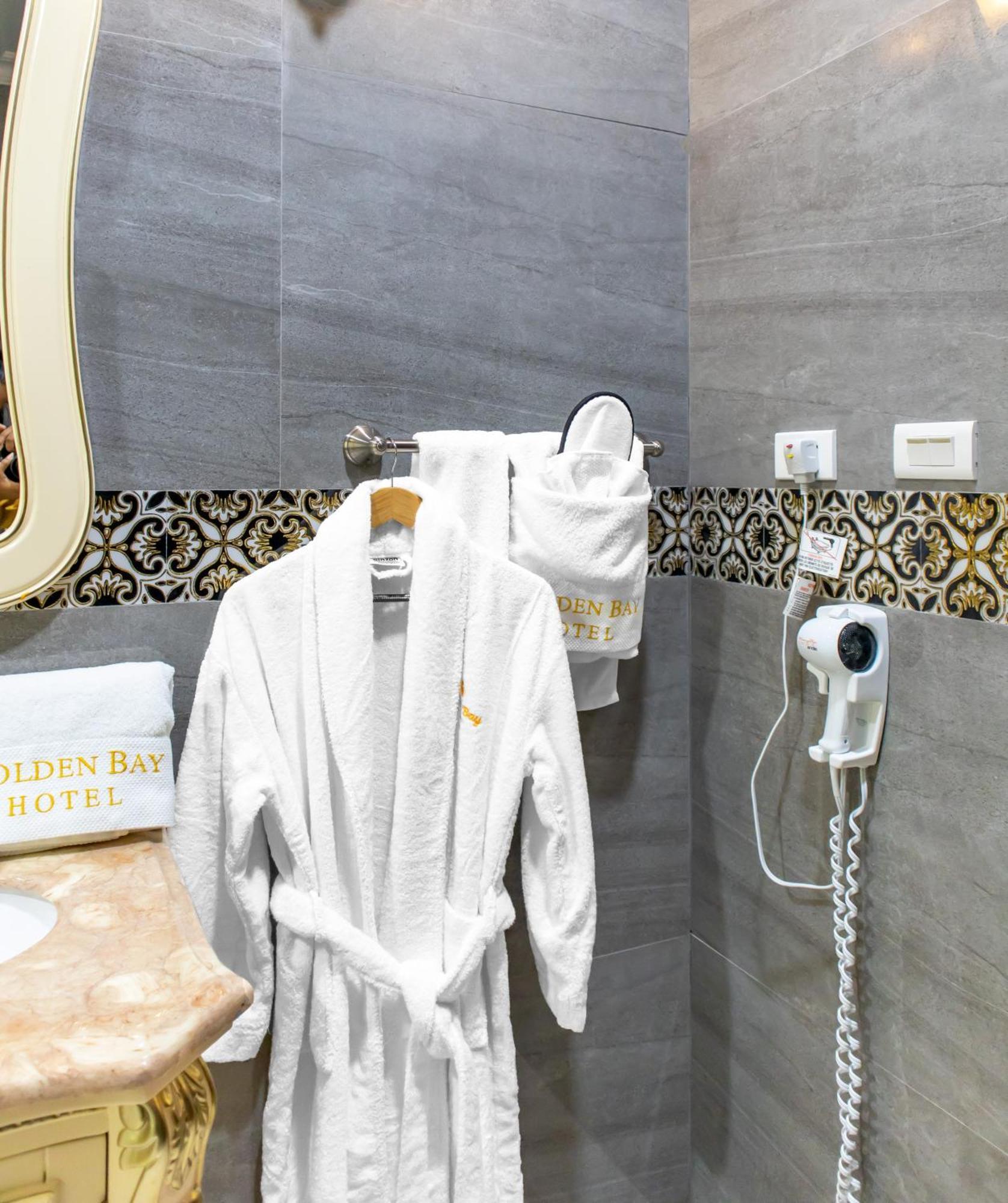 Golden Bay Belize Hotel ベリーズシティ エクステリア 写真